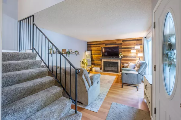 Woodbury, MN 55125,7618 Dunmore RD