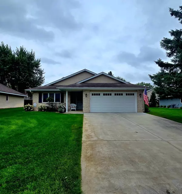 Saint Cloud, MN 56301,642 Jenisa DR