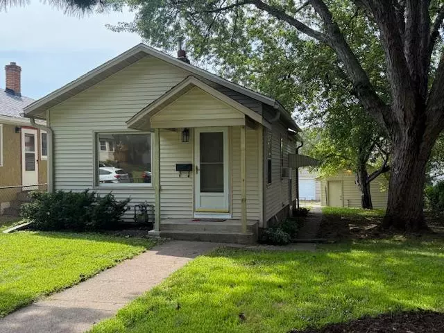 Saint Paul, MN 55119,2002 Orange AVE E