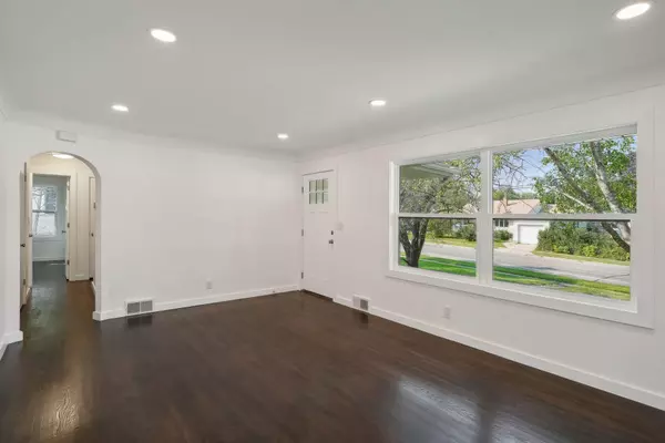 West Saint Paul, MN 55118,242 Butler AVE W