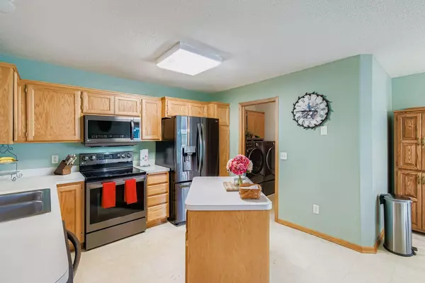 Woodbury, MN 55125,7608 Newbury RD