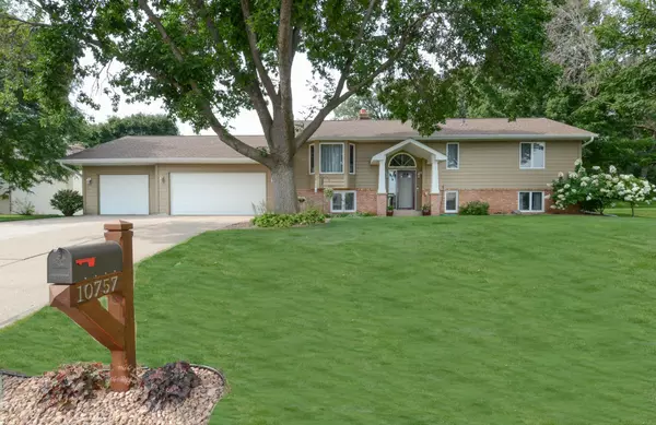 Brooklyn Park, MN 55443,10757 Zieglers DR N