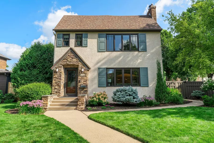 2123 Juno AVE, Saint Paul, MN 55116