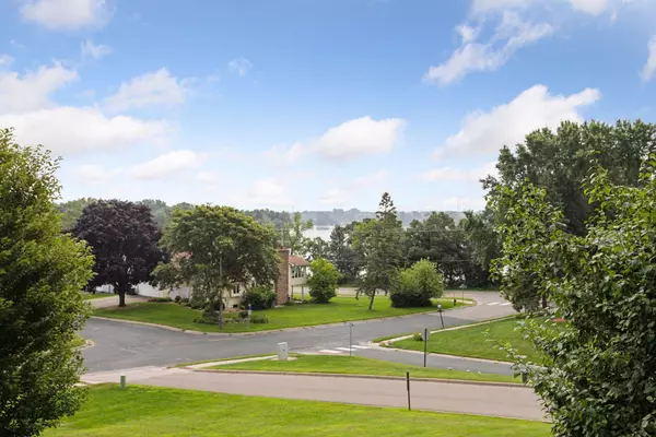 Shoreview, MN 55126,3399 Kent ST #211