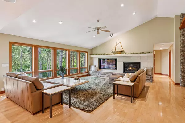 Hudson, WI 54016,1031 Labarge RD