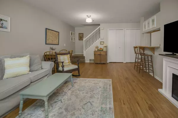 Eagan, MN 55122,1942 Grant Alcove #65