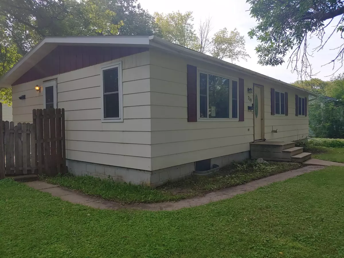 Thief River Falls, MN 56701,719 Kendall AVE S