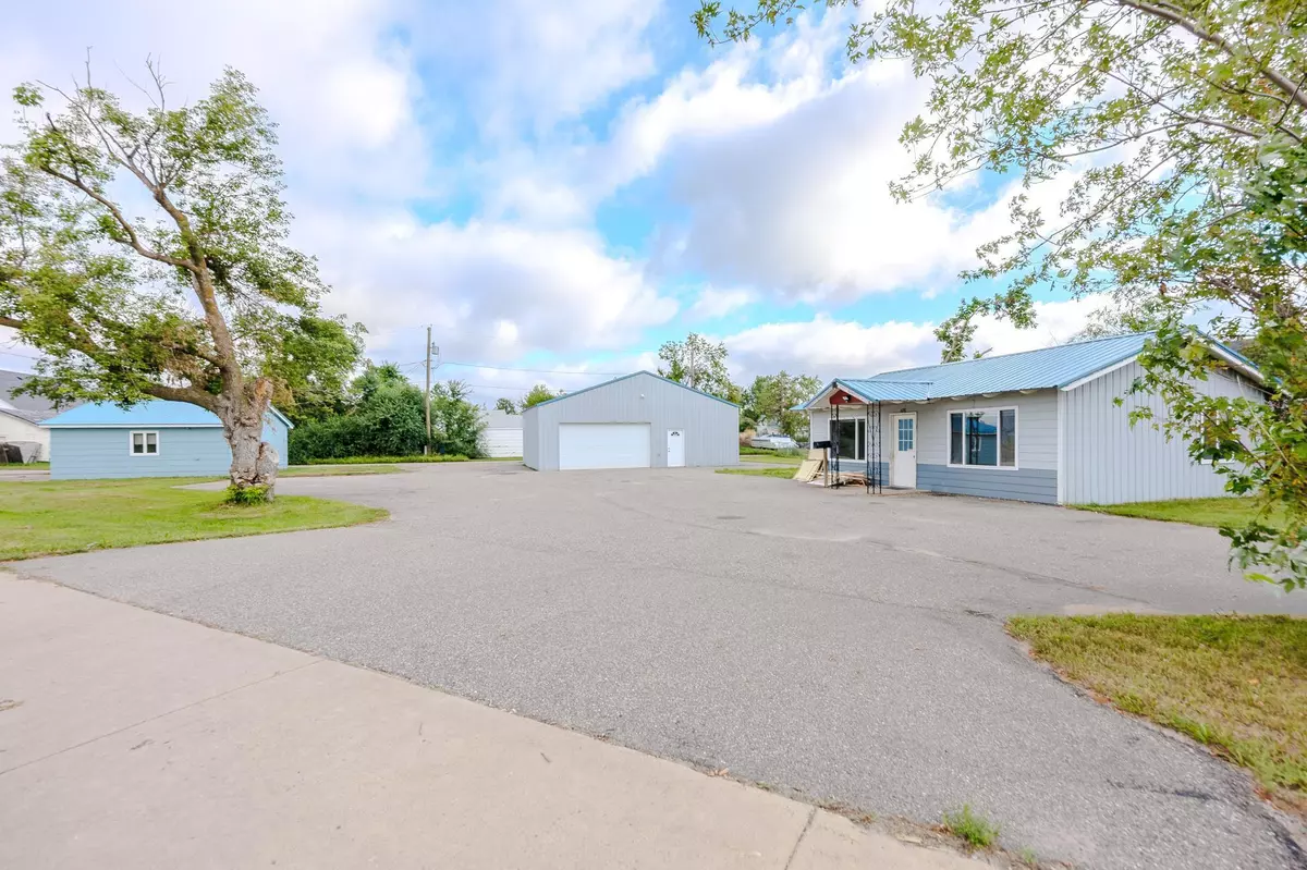 Bemidji, MN 56601,628 Paul Bunyan DR SE