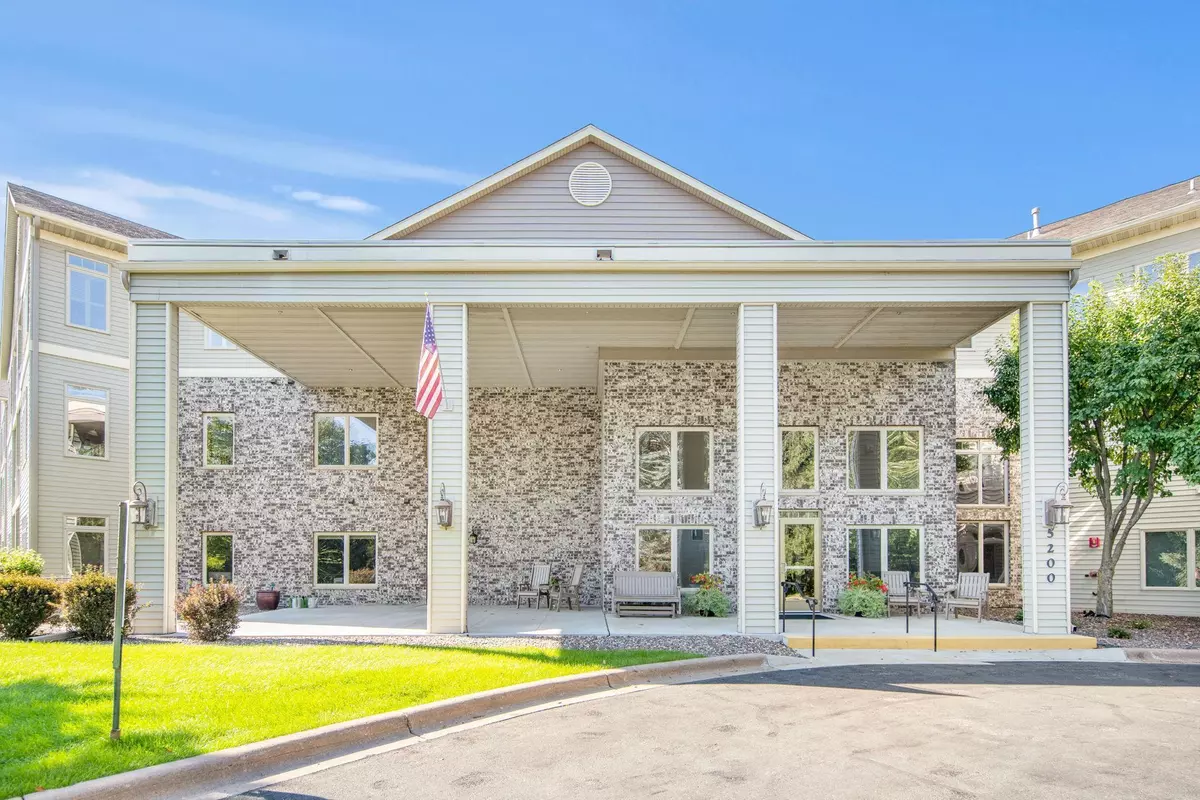 White Bear Lake, MN 55110,5200 Pathways AVE #312