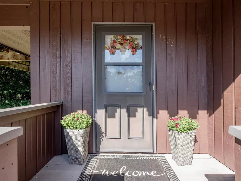 1503 S Timber RDG, Fridley, MN 55432