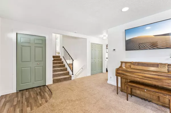 Eden Valley, MN 55329,218 Jeanne AVE E