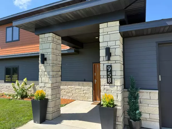 Detroit Lakes, MN 56501,958 Willow Springs RD