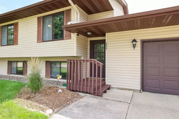 Owatonna, MN 55060,2205 4th AVE SE