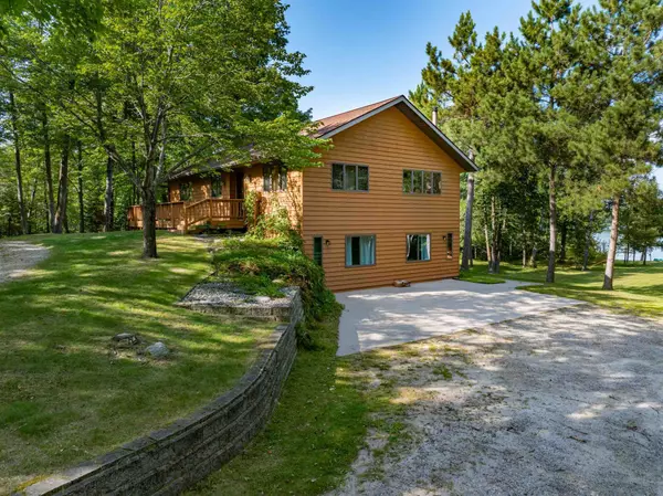 Cohasset, MN 55721,21745 Bay Port PL