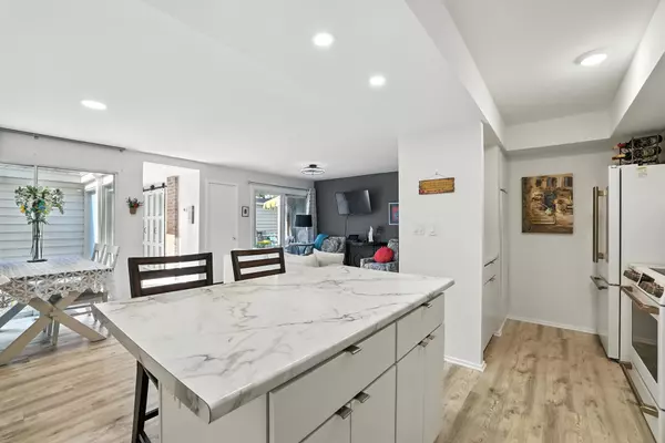 Edina, MN 55435,6304 Barrie RD #1C