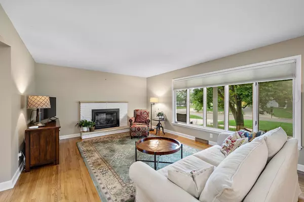 Edina, MN 55439,6800 Chapel LN