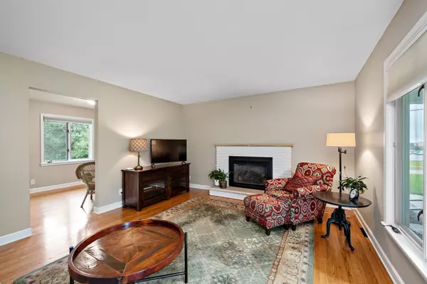 Edina, MN 55439,6800 Chapel LN