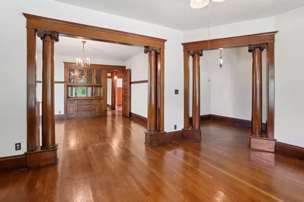 Saint Paul, MN 55104,1122 Dayton AVE