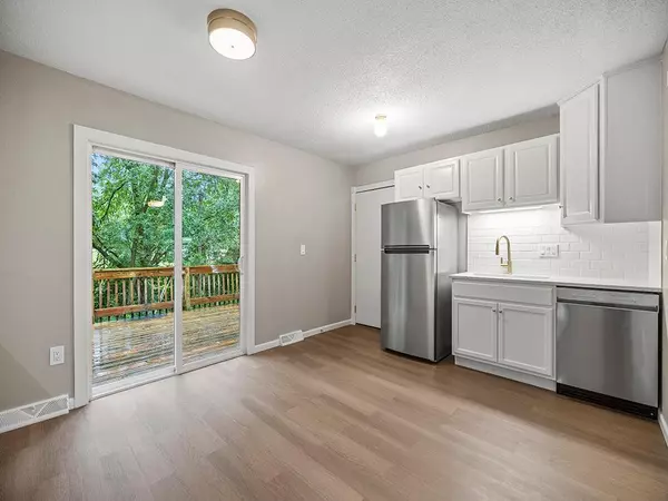 Faribault, MN 55021,517 Ladonna LN