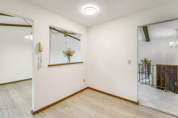 Vadnais Heights, MN 55127,4501 Bramblewood AVE