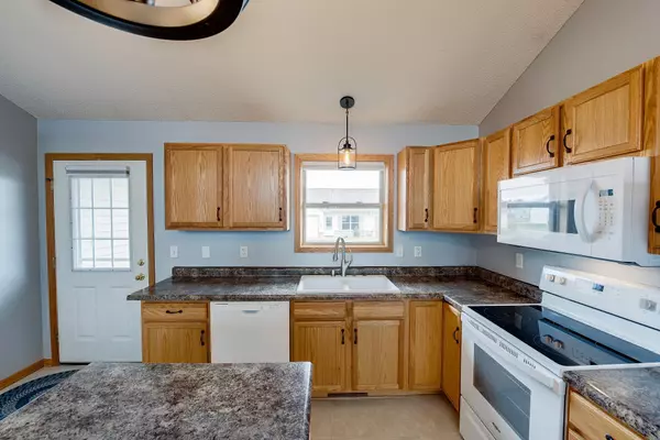 1728 Ponderosa LN, WI 54017