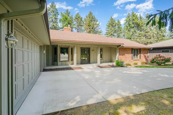 Woodbury, MN 55125,7880 Somerset RD