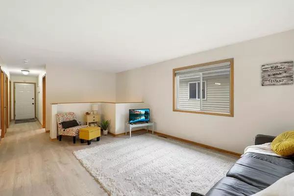 Monticello, MN 55362,613 W 6th ST