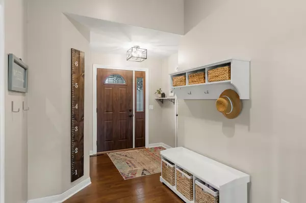 Savage, MN 55378,5266 River Wood DR