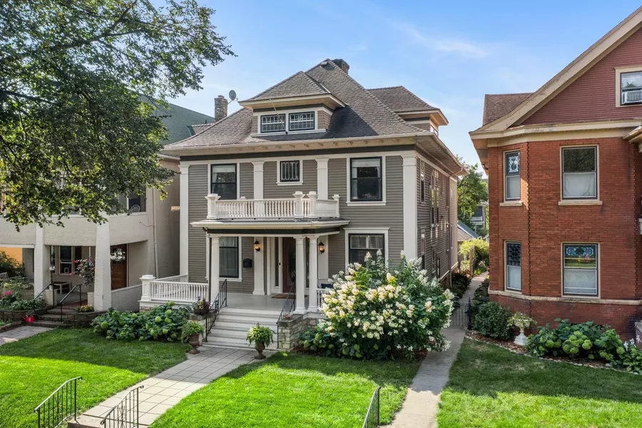 884 Lincoln AVE, Saint Paul, MN 55105