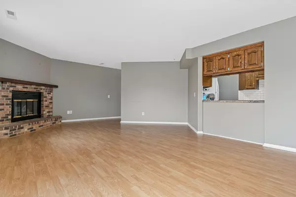 Eagan, MN 55123,4187 Hilltop PT #4187