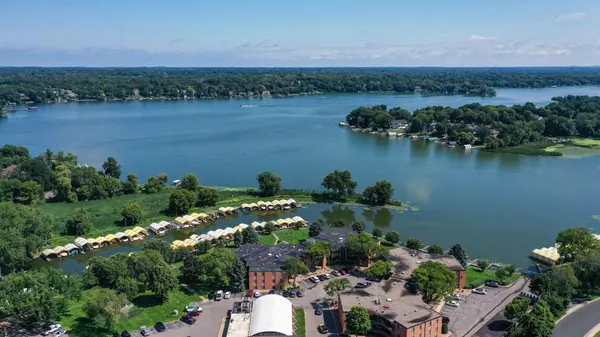 Mound, MN 55364,5440 Three Points BLVD #536