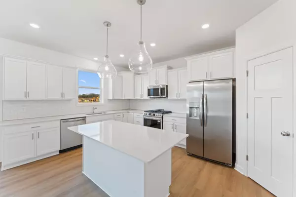 Oakdale, MN 55128,7557 Lower 42nd ST N