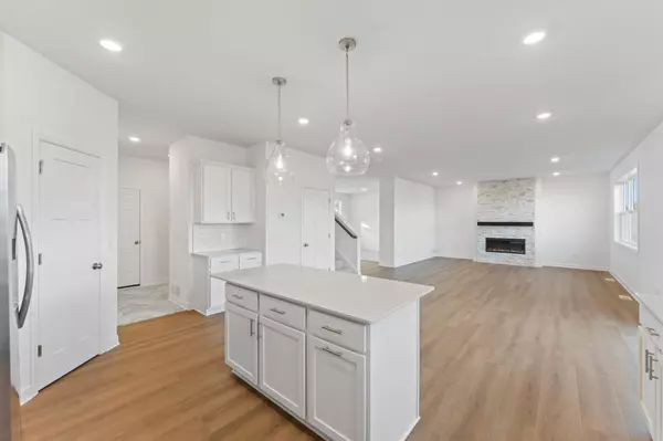 Oakdale, MN 55128,7557 Lower 42nd ST N