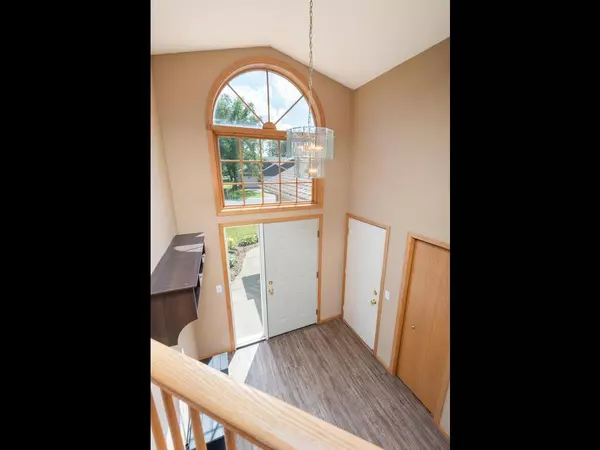 Waconia, MN 55387,124 Mill RD