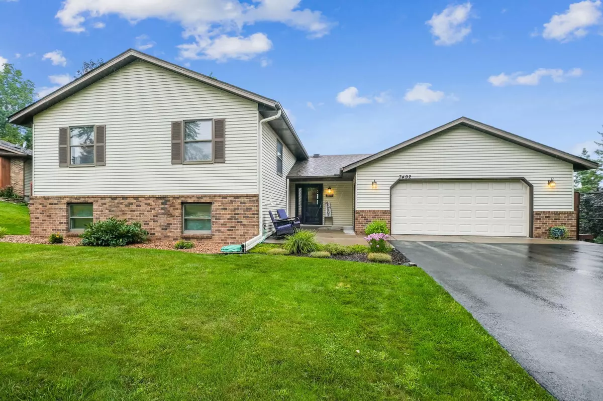 Oakdale, MN 55128,7492 Upper 24th ST N