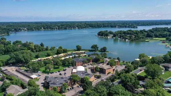 Mound, MN 55364,5450 Three Points BLVD #623