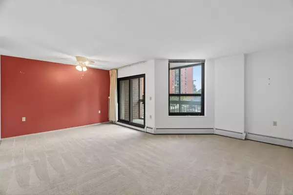 Richfield, MN 55423,6615 Lake Shore DR S #302