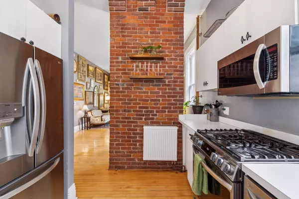 Saint Paul, MN 55102,415 Summit AVE #2