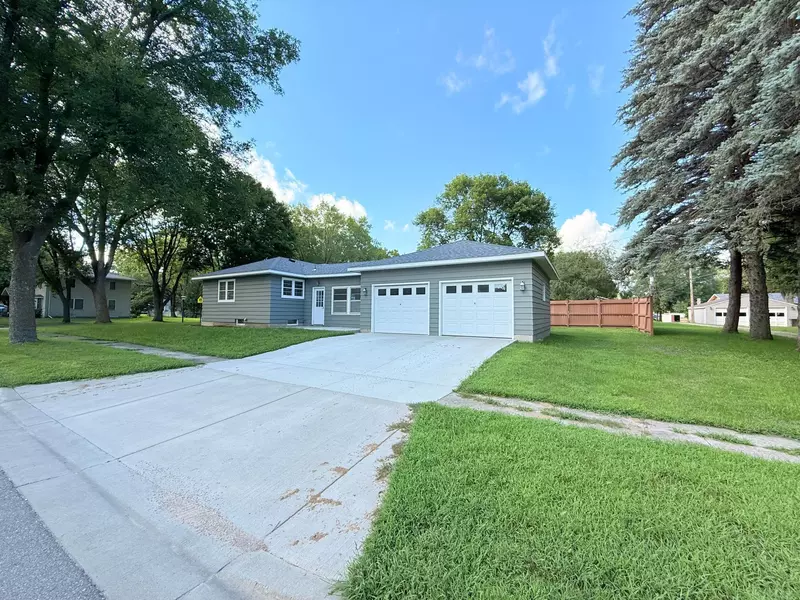 1202 N 5th ST, Montevideo, MN 56265