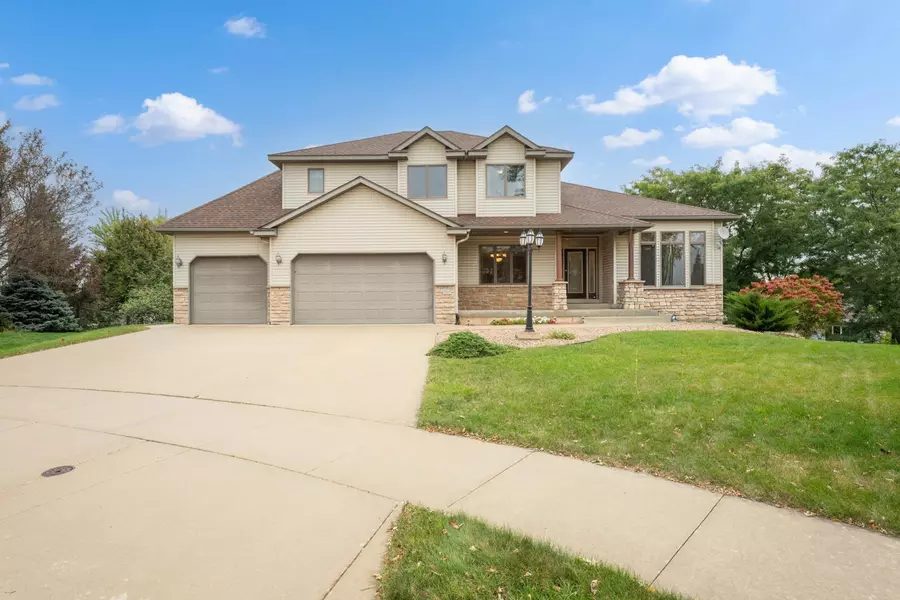 2447 Colleen LN NE, Rochester, MN 55906