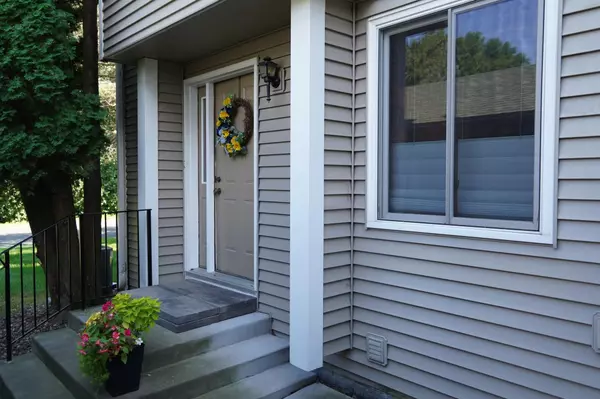 Eagan, MN 55122,4199 Knob CIR #102