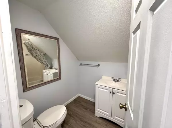 Minneapolis, MN 55408,3408 3rd AVE S #Upper Level