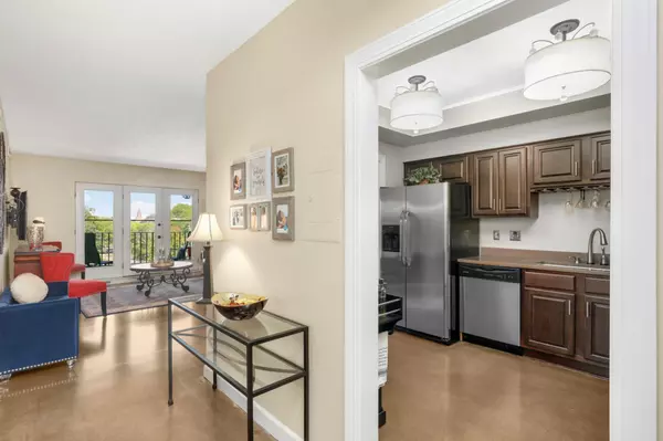 Saint Paul, MN 55105,745 Grand AVE #404