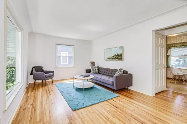 Minneapolis, MN 55414,859 21st AVE SE