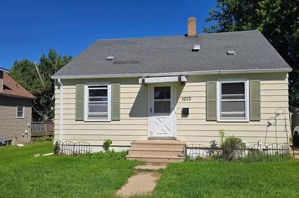 Pipestone, MN 56164,1013 4th AVE SW