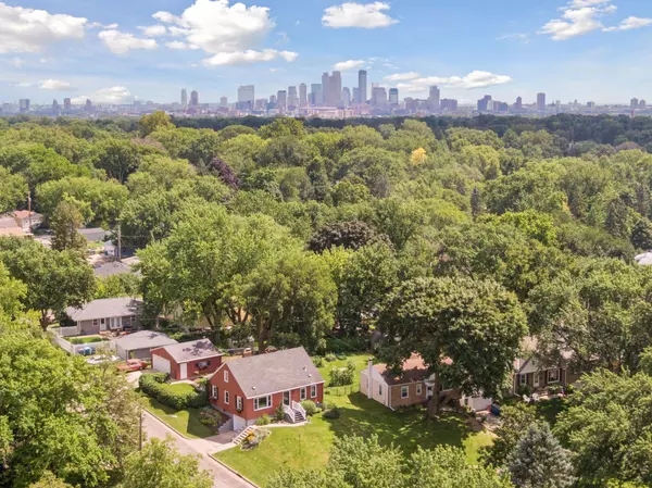 Robbinsdale, MN 55422,2622 Parkview BLVD