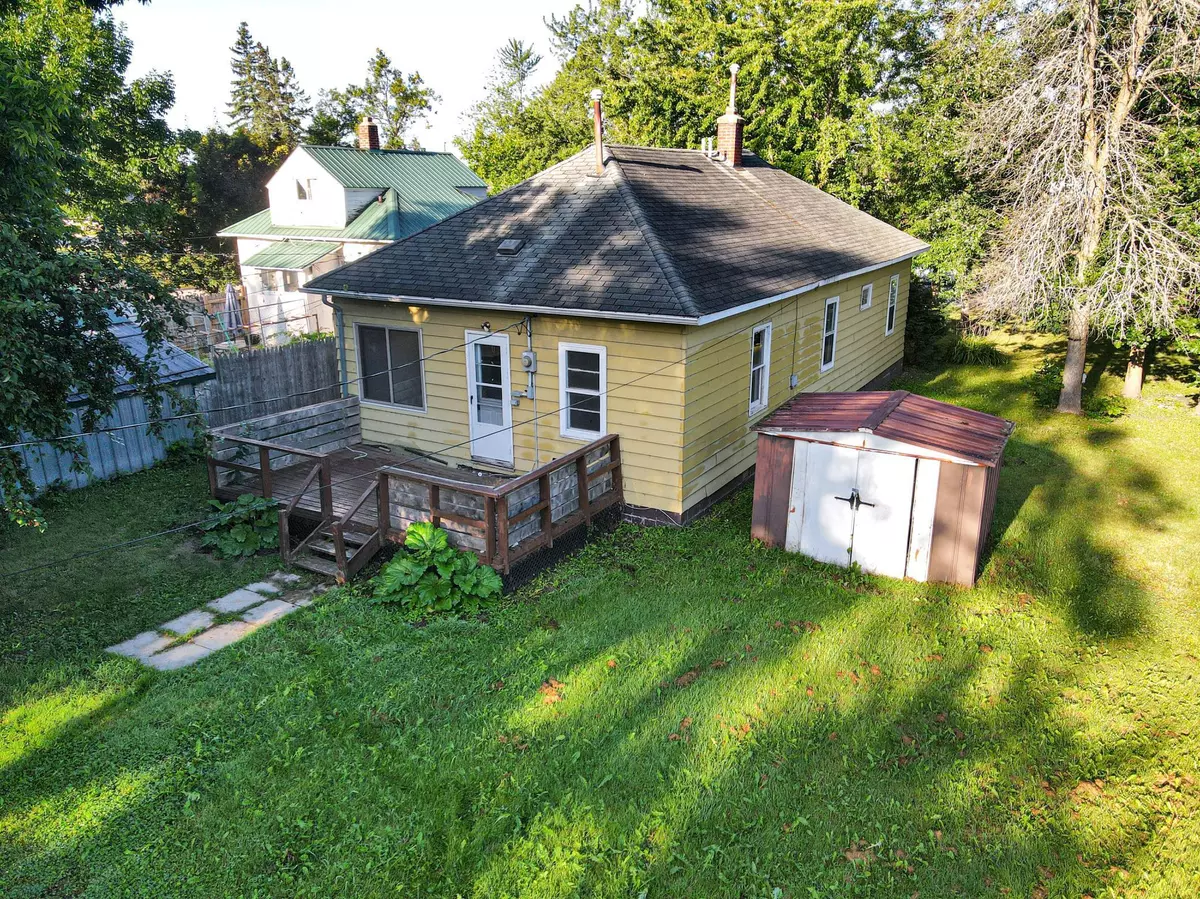 Baudette, MN 56623,216 1st AVE SW