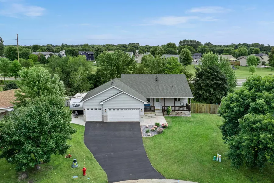 1516 Northridge CT S, Cambridge, MN 55008