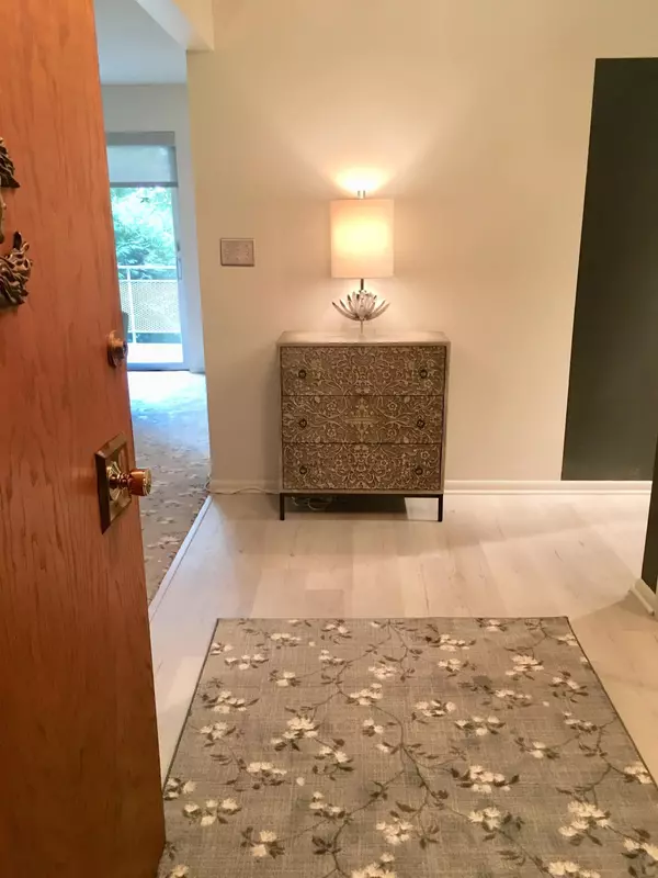 West Saint Paul, MN 55118,100 Imperial DR W #204