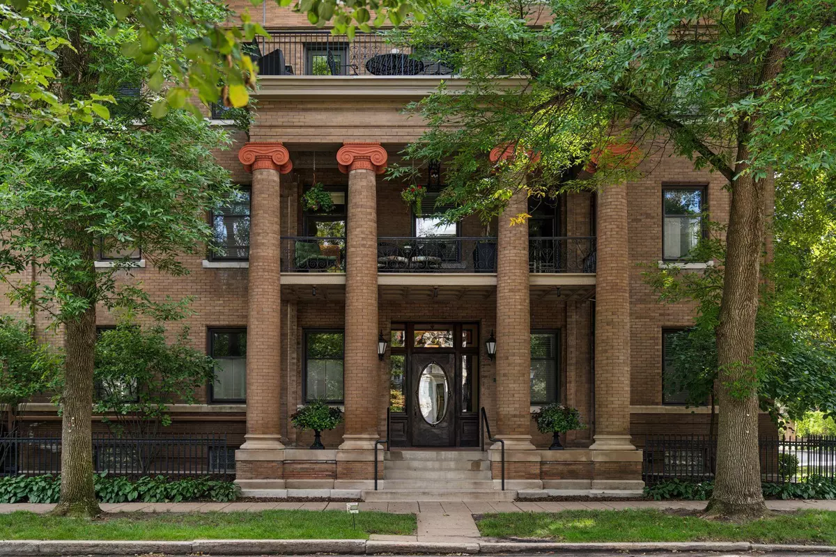 Saint Paul, MN 55102,438 Portland AVE #4